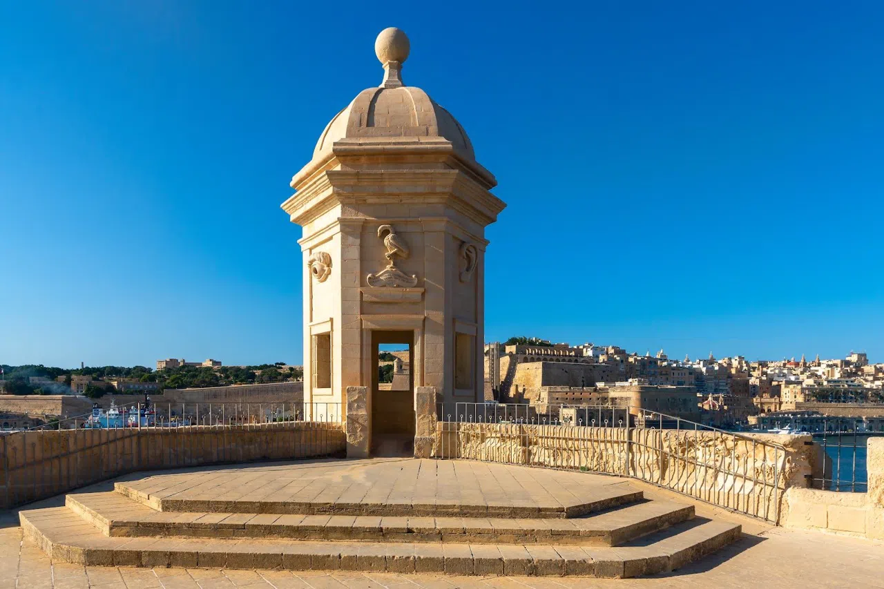 Senglea a pie, la península tranquila frente a La Valeta
