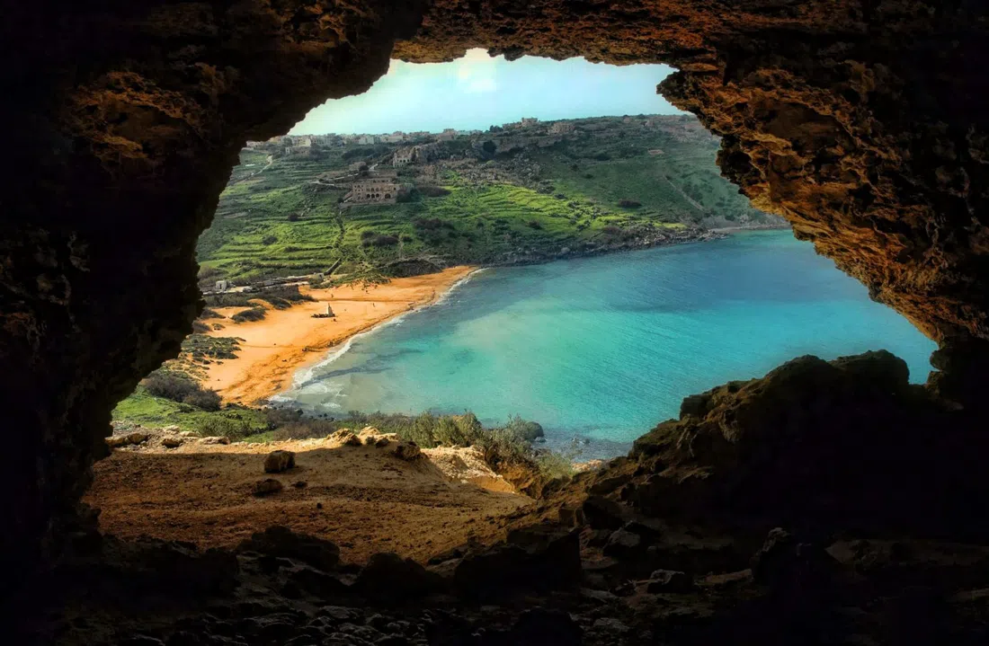 Ramla Bay and the Calypso viewpoint, Valletta